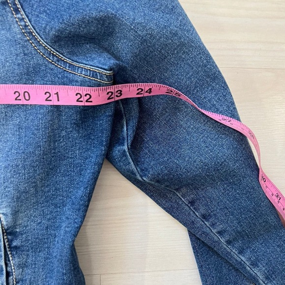 Torrid Jean Jacket Womens Plus Size 2X Blue Trucker Stretch Distressed - Picture 11 of 14